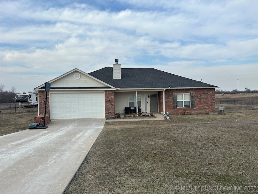 Cute ranch style house. Move in ready.