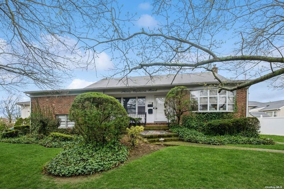 30 Captains Rd, Valley Stream, NY 11581 - photo 1