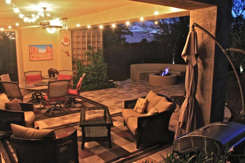 Enjoy the AZ nights next to the Firepit