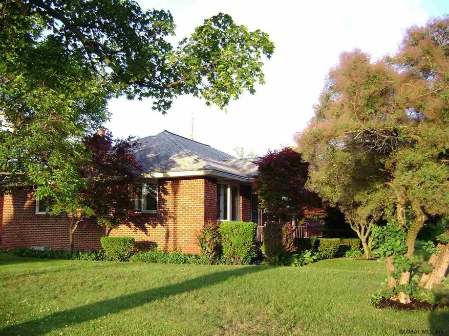 195 Whitehall Rd, Albany, NY 12209 - photo 1