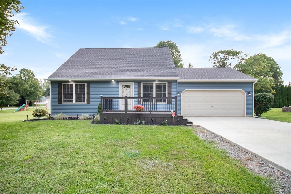 4747 N Meadowlark Dr, Rolling Prairie, IN 46371 - photo 1