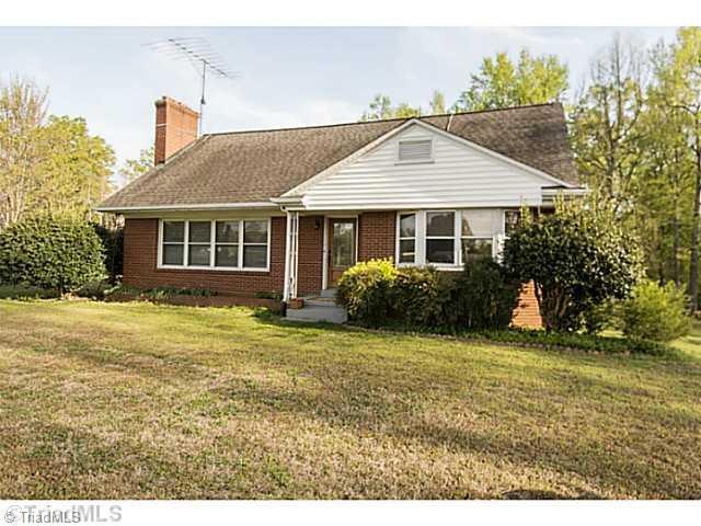 1008 Mocksville Hwy, Statesville, NC 28625 - photo 1