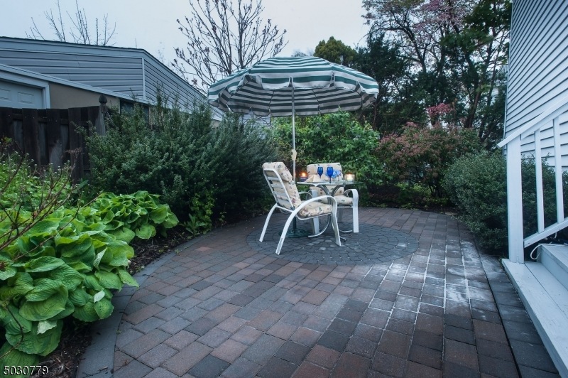 6 Orlando Dr, Raritan, NJ 08869 - photo 1