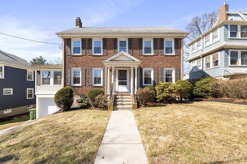 Sold $1,140,000 • Co-Listing Agent