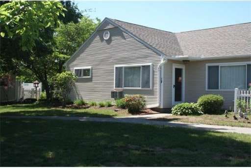 19 Mitchell Dr, Chicopee, MA 01022 - photo 1