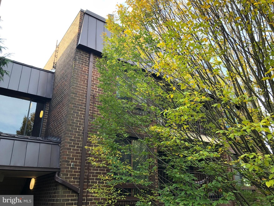 132 Roberts Ln unit 400, Alexandria, VA 22314 - photo 1