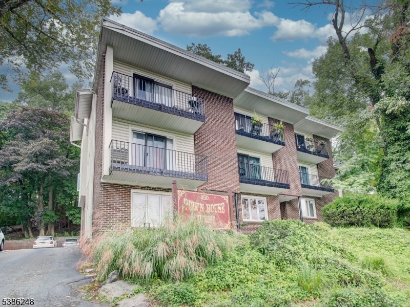 850 Bloomfield Ave, Montclair, NJ 07042 - photo 1