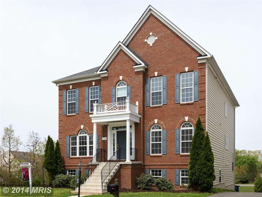 4701 Cochran Place, Centreville, VA 20120 - photo 1