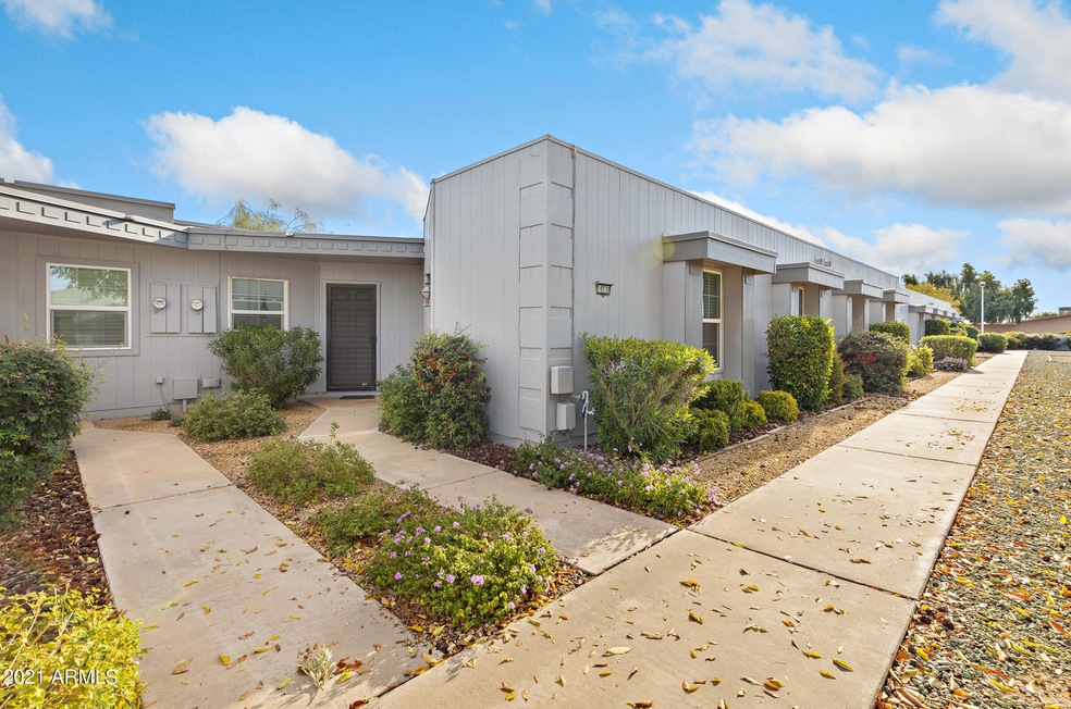 10530 W Palmeras Dr, Sun City, AZ 85373 - photo 1