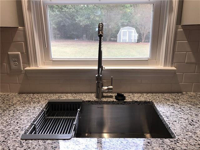 624 N Bost St, Statesville, NC 28677 - photo 1