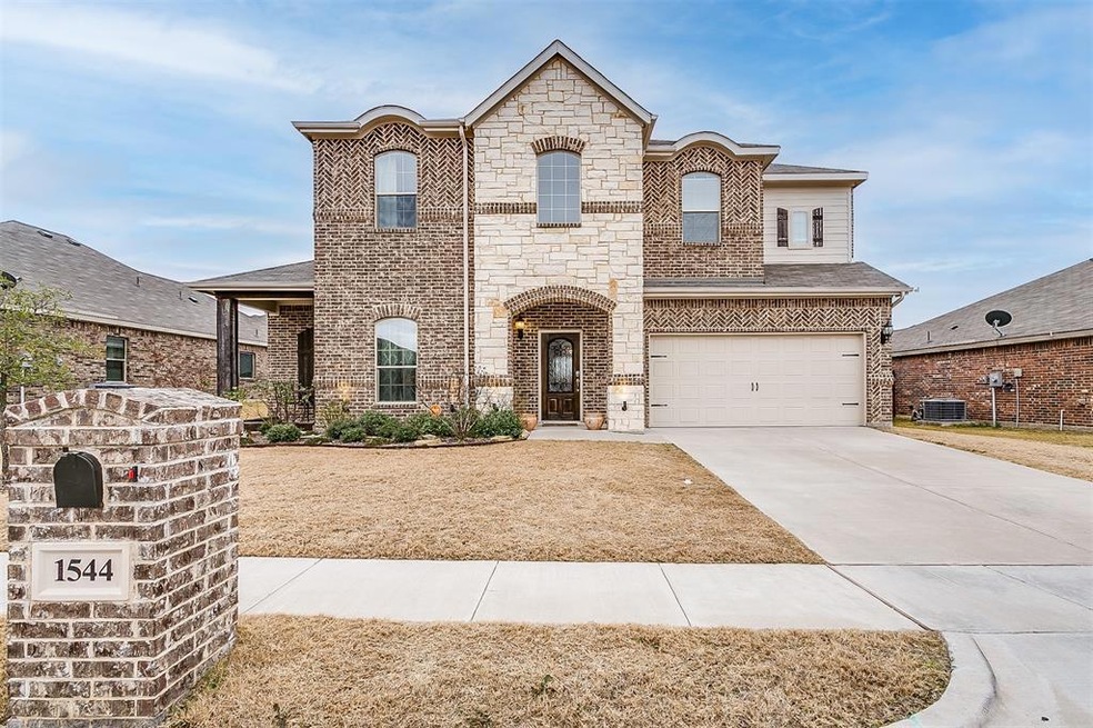 1544 Signature Dr, Weatherford, TX 76087 - photo 1