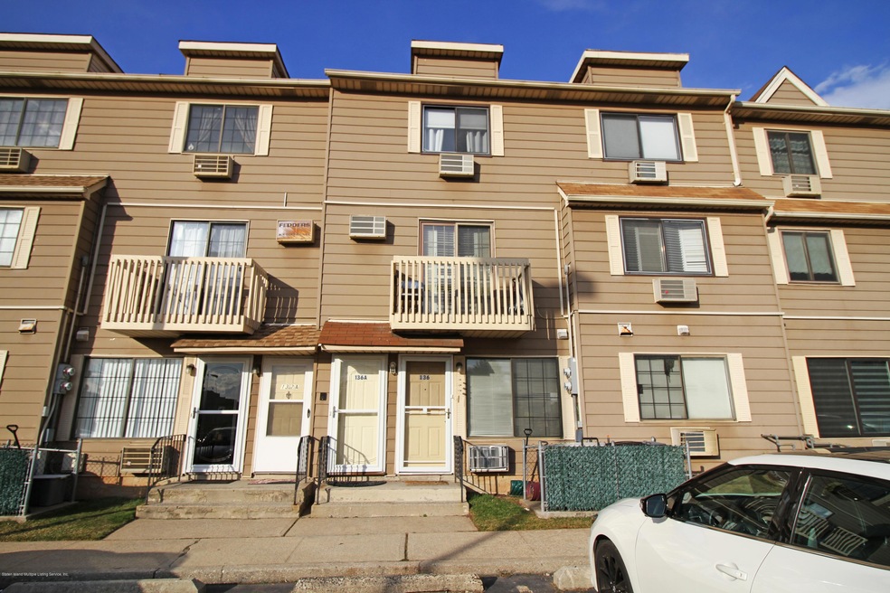136 Lamped Loop unit A, Staten Island, NY 10314 - photo 1