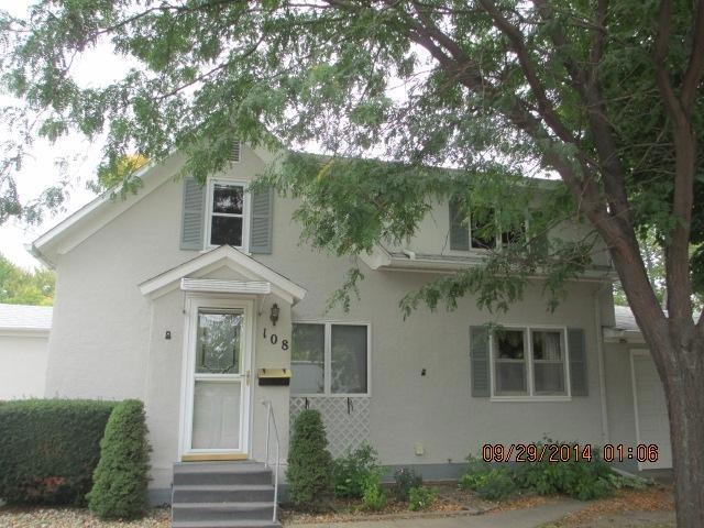 108 N Hunter St, Mitchell, SD 57301 - photo 1