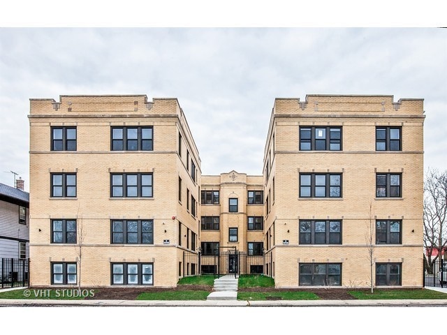 1010 S 1st Ave unit 201, Maywood, IL 60153 - photo 1