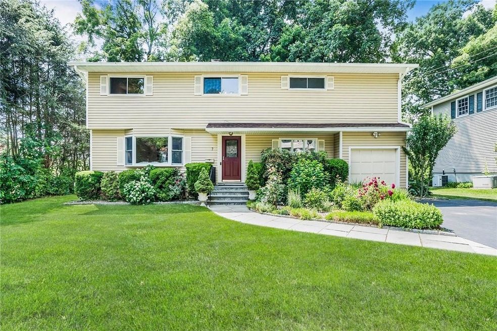 Sold $878,000 • Co-Listing Agent