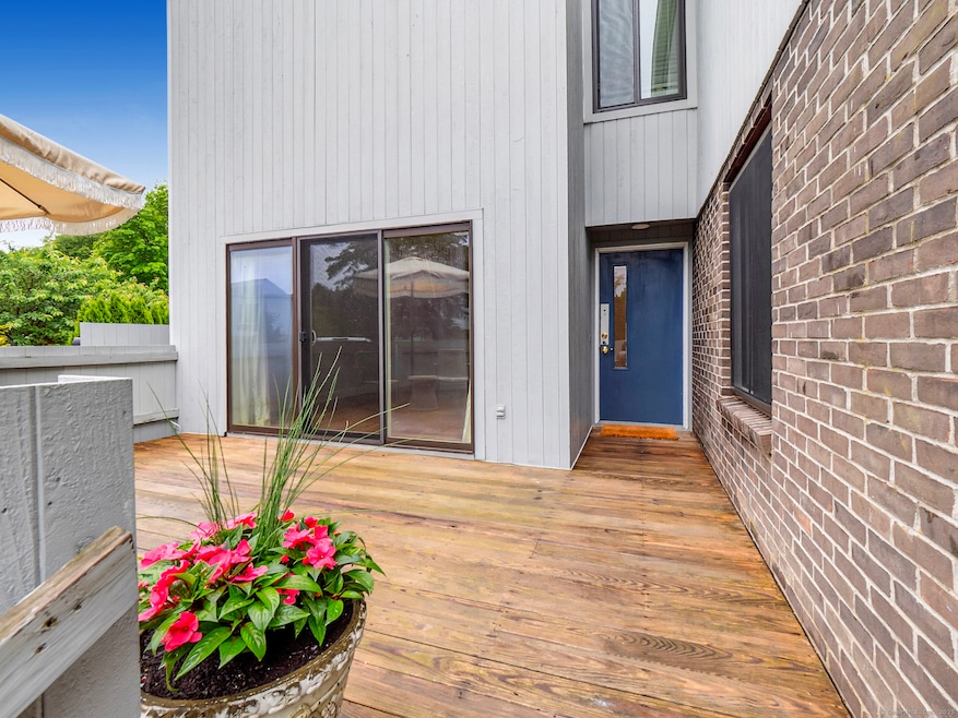 3 Orange Ln unit 3, Ridgefield, CT 06877 - photo 1