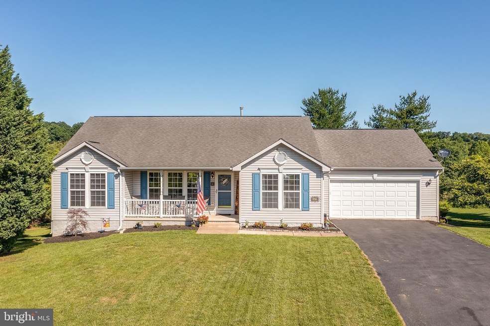 328 Hook Dr, Martinsburg, WV 25405 - photo 1