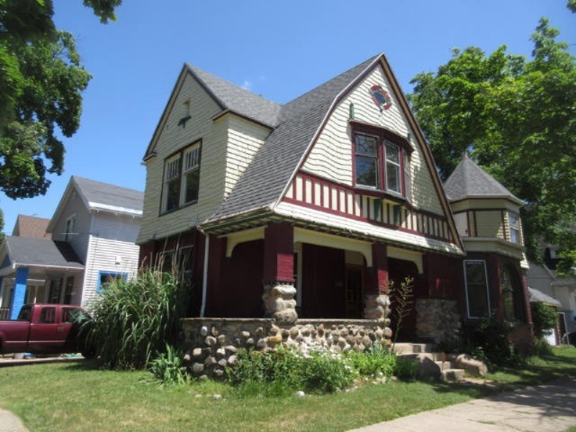 869 3rd St NW Primary Photo Updated