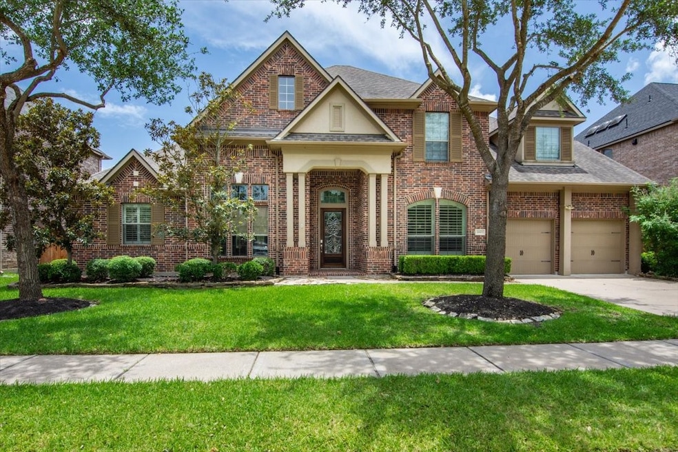 This fully bricked 4 bed, 3.5 bath home in Towne L