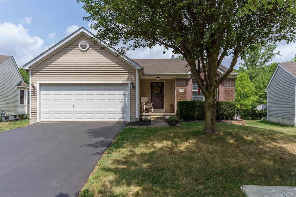 4586 Trickle Creek Ln, Columbus, OH 43228 - photo 1