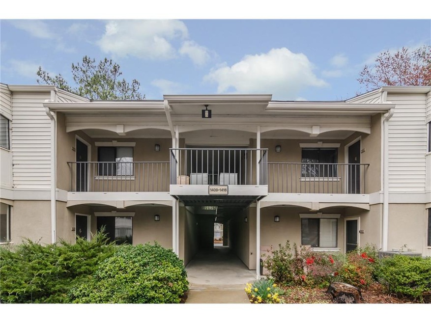 GARDEN LEVEL CONDO CLOSE TO IT ALL!
