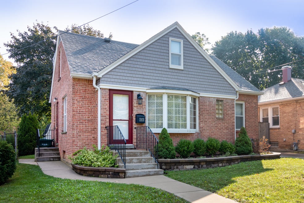 213 Keller Ave, Waukegan, IL 60085 - photo 1