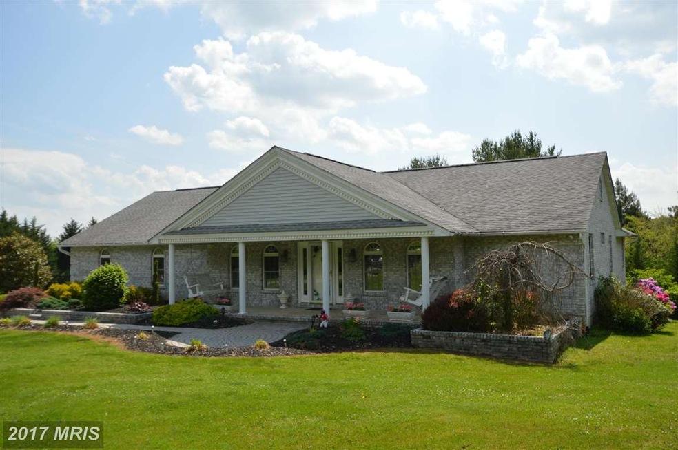 6010 Charnock Dr, Sykesville, MD 21784 - photo 1