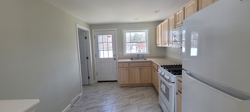 181 Manzella Ct, Rockland, MA 02370 - photo 1