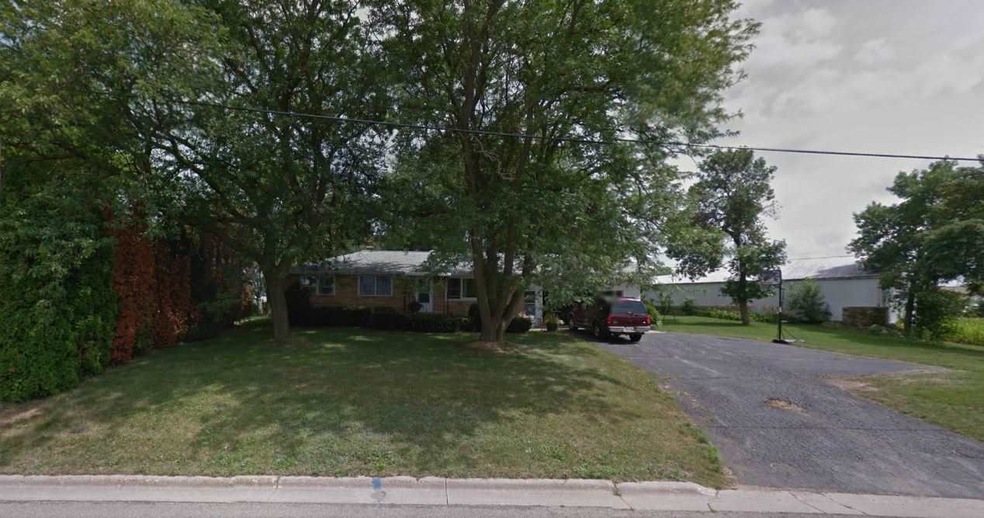 240 11th St, Monroe, WI 53566 - photo 1