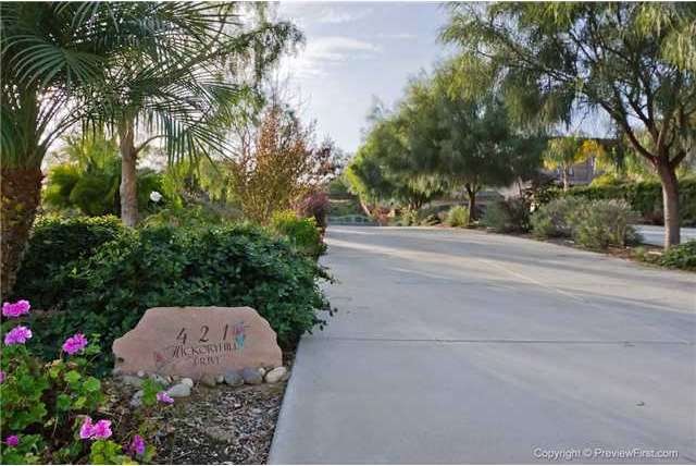 This long private driveway leasds up to your own g