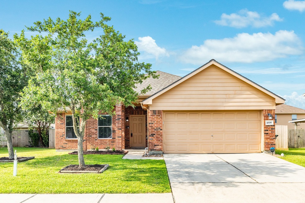 4308 Brazos Bend Dr, Pearland, TX 77584 - photo 1