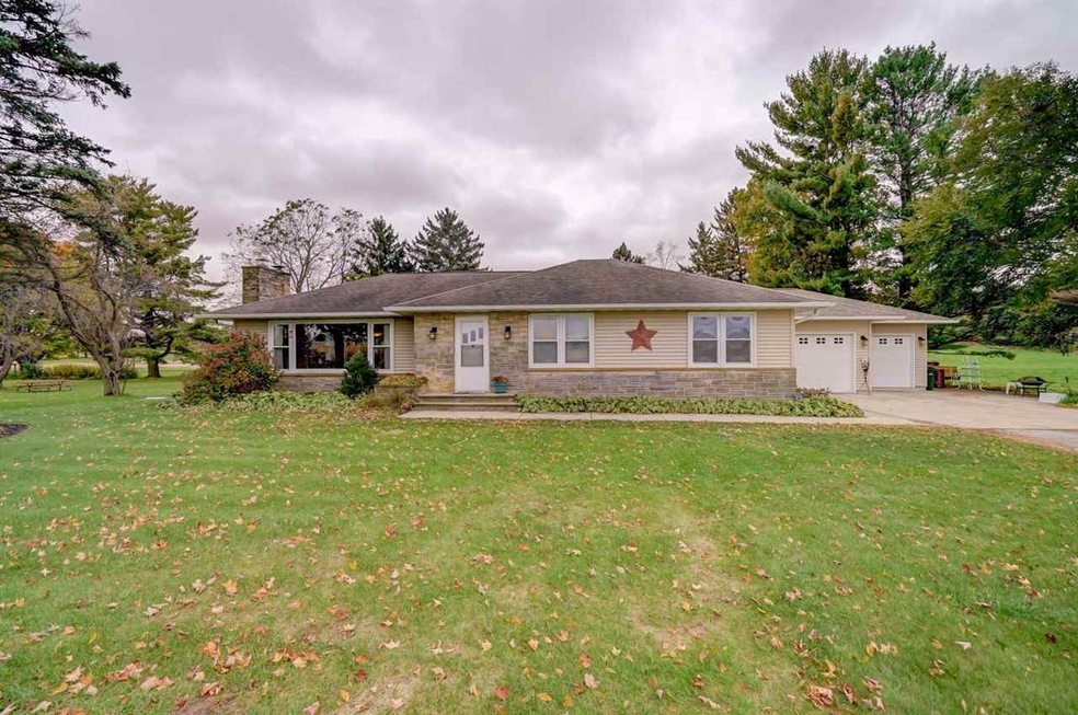 5457 Irish Ln, Fitchburg, WI 53711 - photo 1