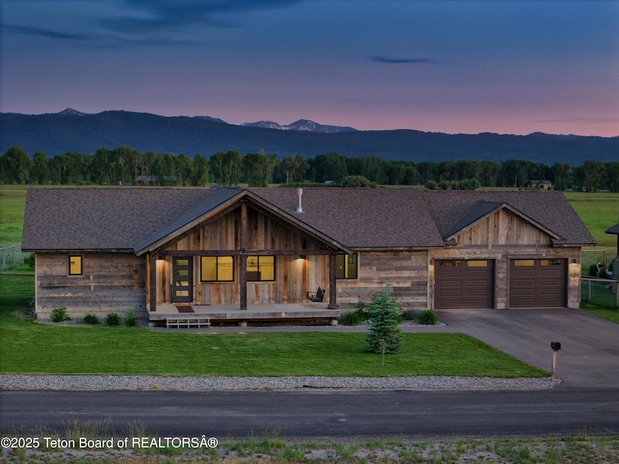 For Sale $989,000