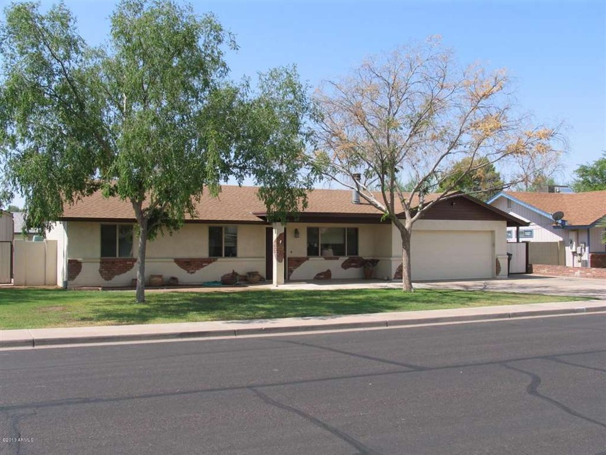 front yard w 2 RV gates