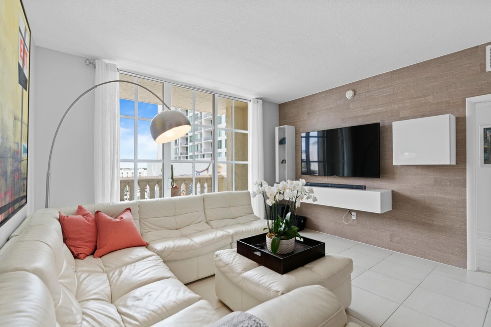 410 Evernia St unit 502, West Palm Beach, FL 33401 - photo 1