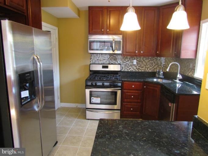 6205 Pioneer Dr, Baltimore, MD 21214 - photo 1