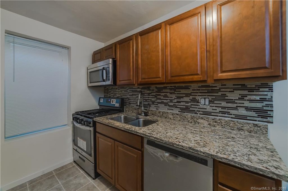 Brand new kitchen with granite counters, cabinets 