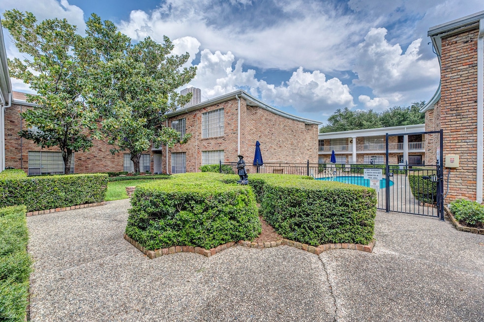 For Rent $1,250/month