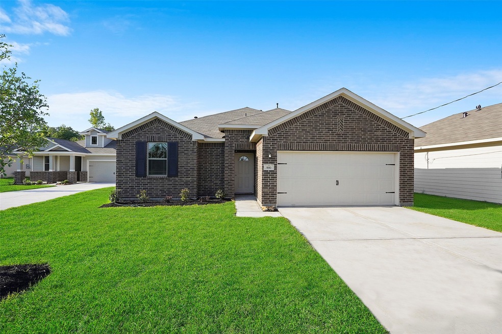 11044 Patriot Ct, Cleveland, TX 77328 - photo 1
