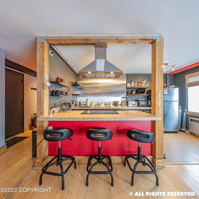 525 W 3rd Ave #1 - All RIghts Reserved -