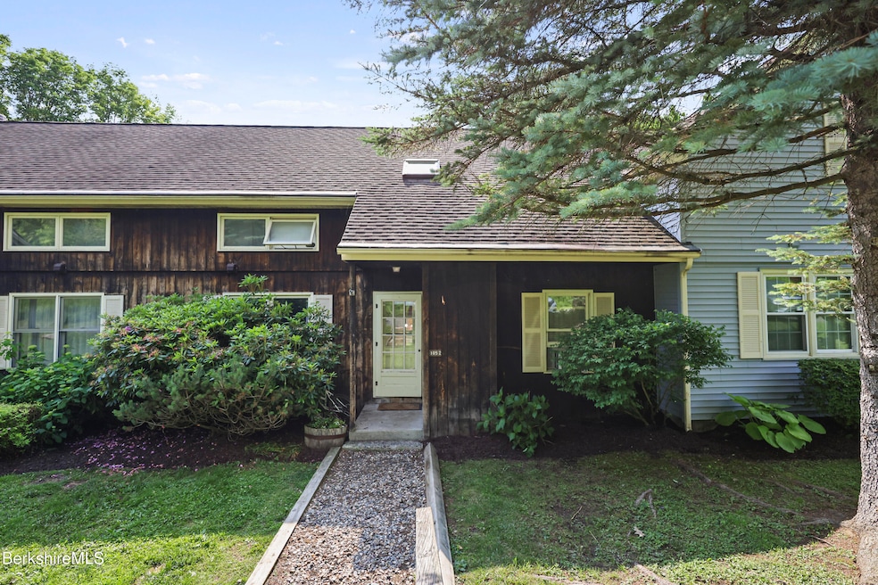 1052 Beaver Pond Meadows, Hancock, MA 01237 - photo 1