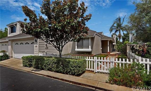 Curbside view of this Cape Cod style home.