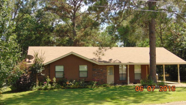 1503 Sheila Dr, McComb, MS 39648 - photo 1