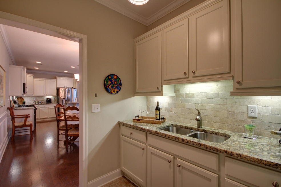 2072 Promenade_Butler''s Pantry