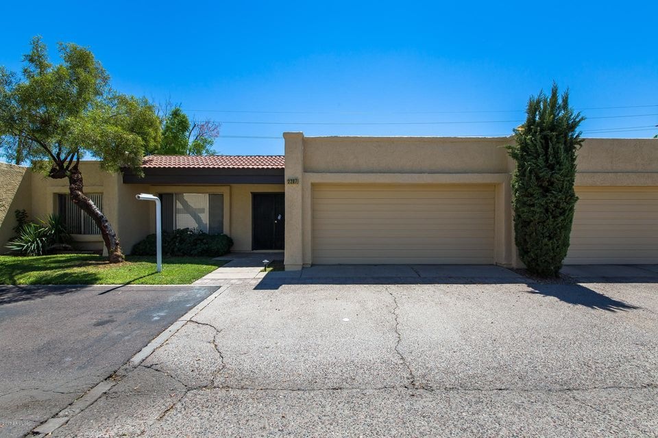 2207 W Claremont St-1