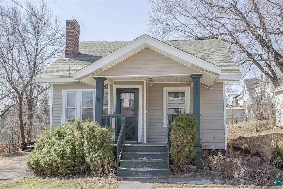 817 N 27th Ave W, Duluth, MN 55806 - photo 1