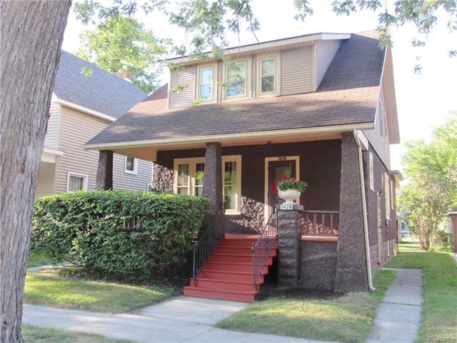 GREAT FRONT PORCH!