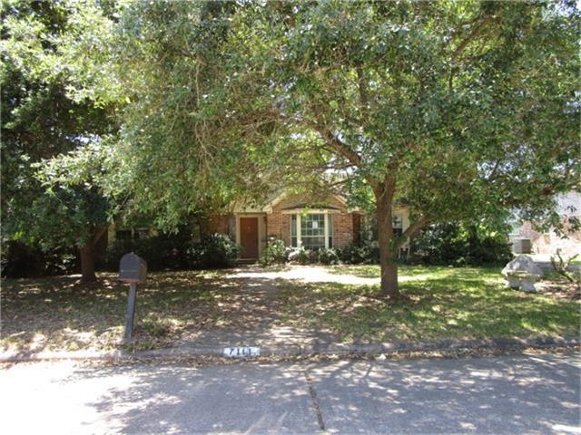 7111 Bayou Forest Dr, Houston, TX 77088 - photo 1