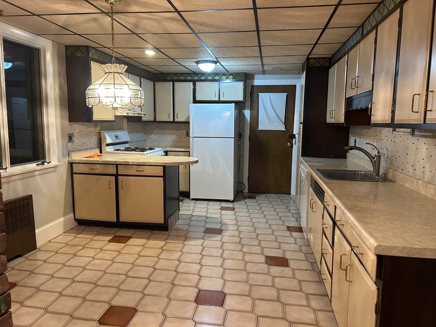 141 Belmont St unit 1, Everett, MA 02149 - photo 1