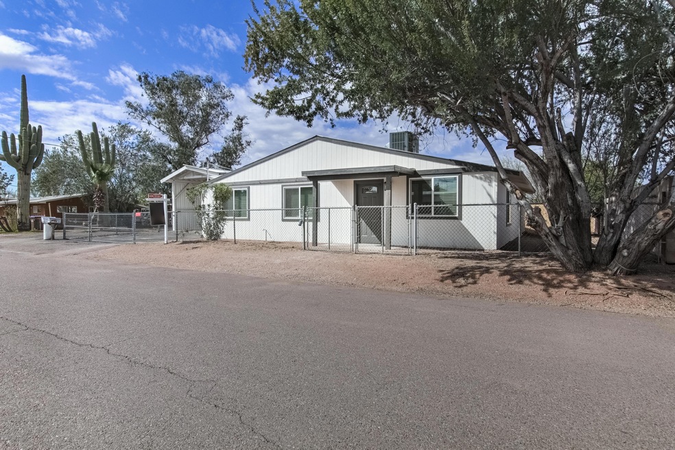 460 S Ocotillo Dr-4